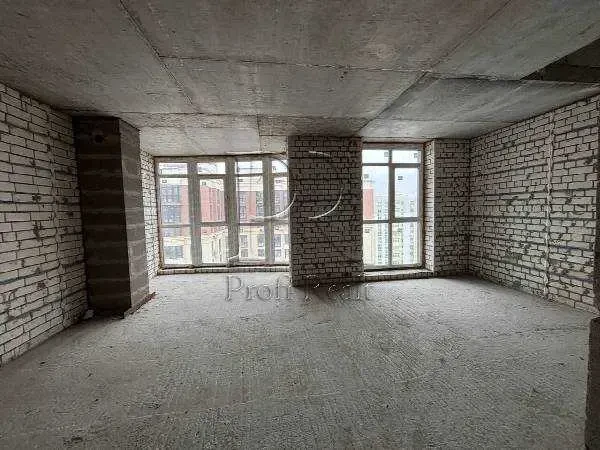 3-к квартира Бучанський, Крюківщина, Богуна Івана вулиця 2