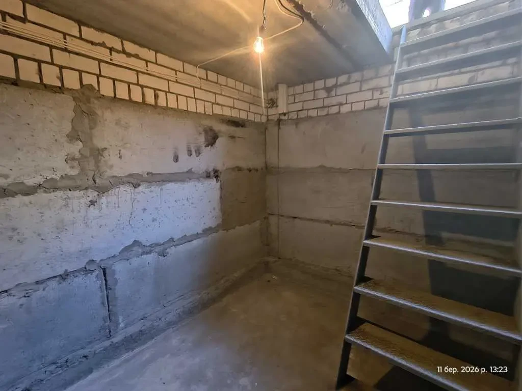 окремий гараж Київ, Деснянський, Миколи Закревського 93 22