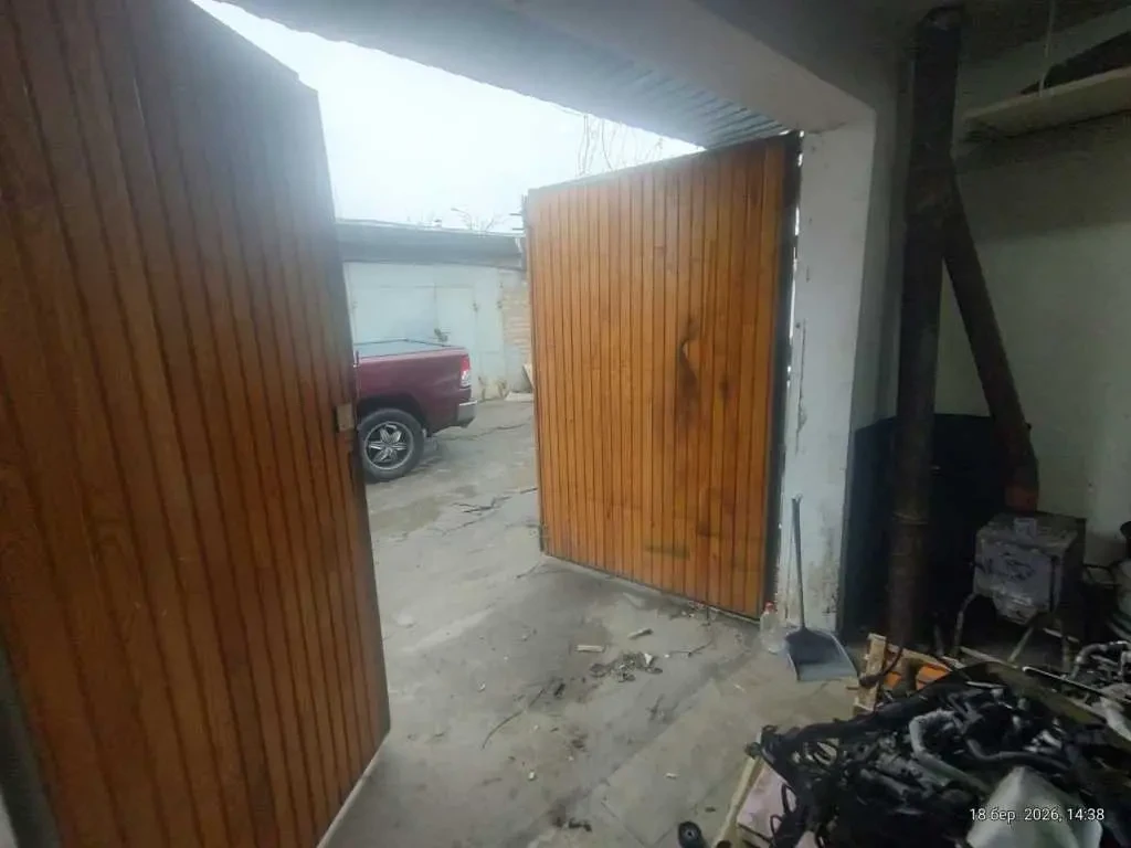 окремий гараж Київ, Деснянський, Миколи Закревського 93 22