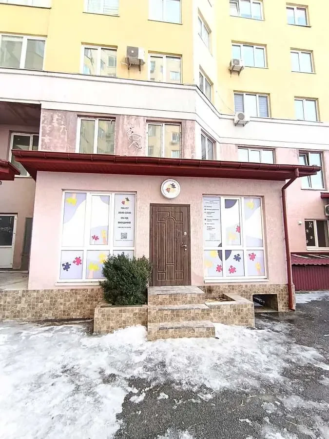 офісне приміщення Київ, Дарницький, Євгена Харченка 47 15