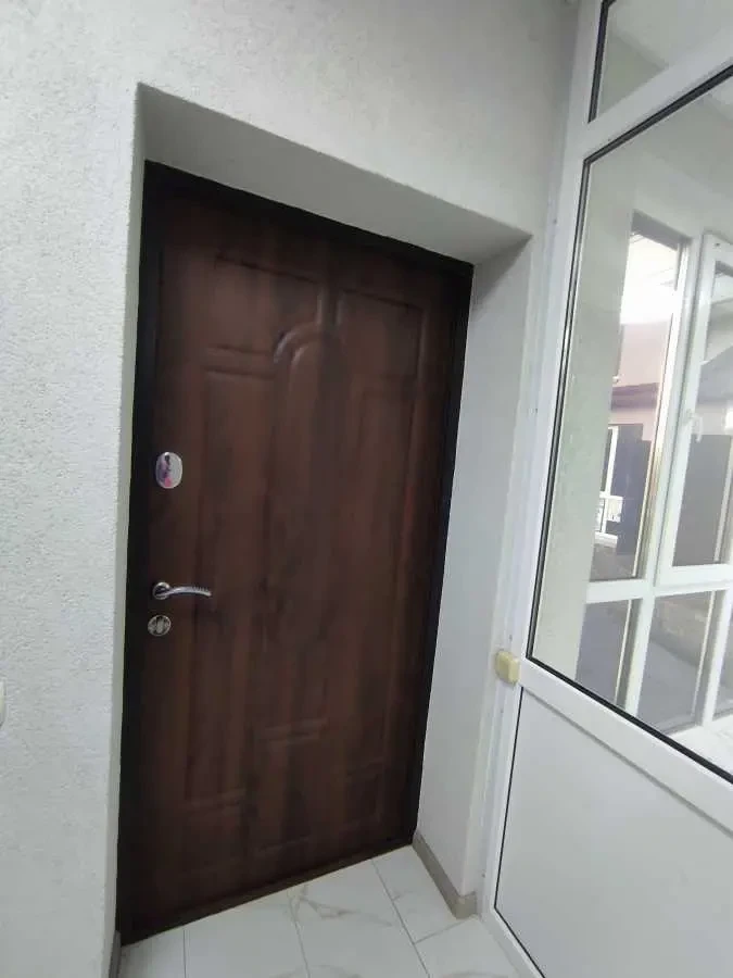 торгові площі Київ, Дарницький, Євгена Харченка 47 3