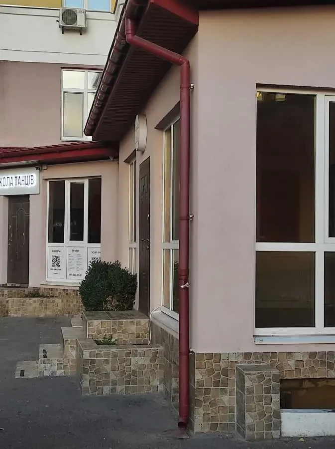 торгові площі Київ, Дарницький, Євгена Харченка 47 5