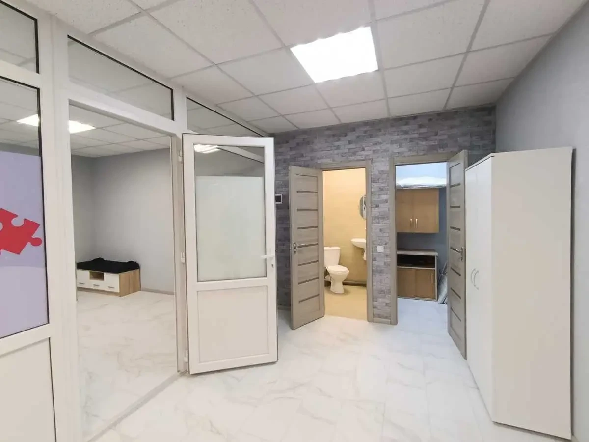 торгові площі Київ, Дарницький, Євгена Харченка 47 14