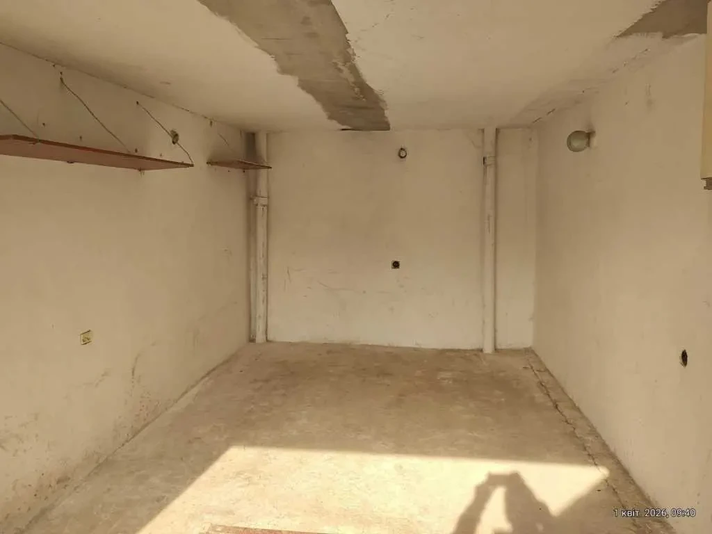 окремий гараж Київ, Деснянський, Крайня 17 9