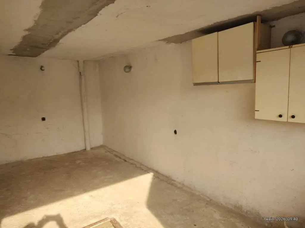 окремий гараж Київ, Деснянський, Крайня 17 10