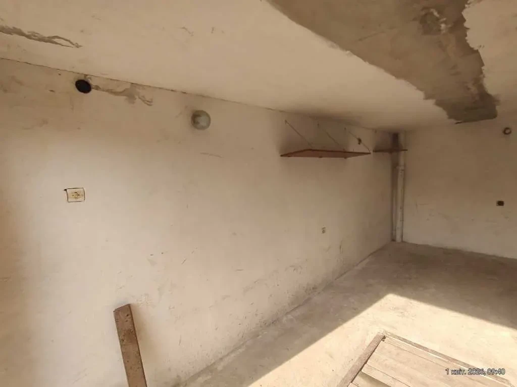 окремий гараж Київ, Деснянський, Крайня 17 13