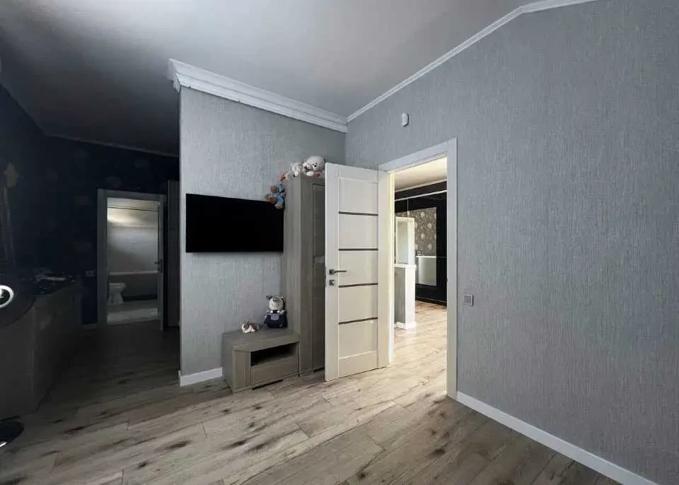 5-к будинок Бучанський, Горенка, мічуріна 7