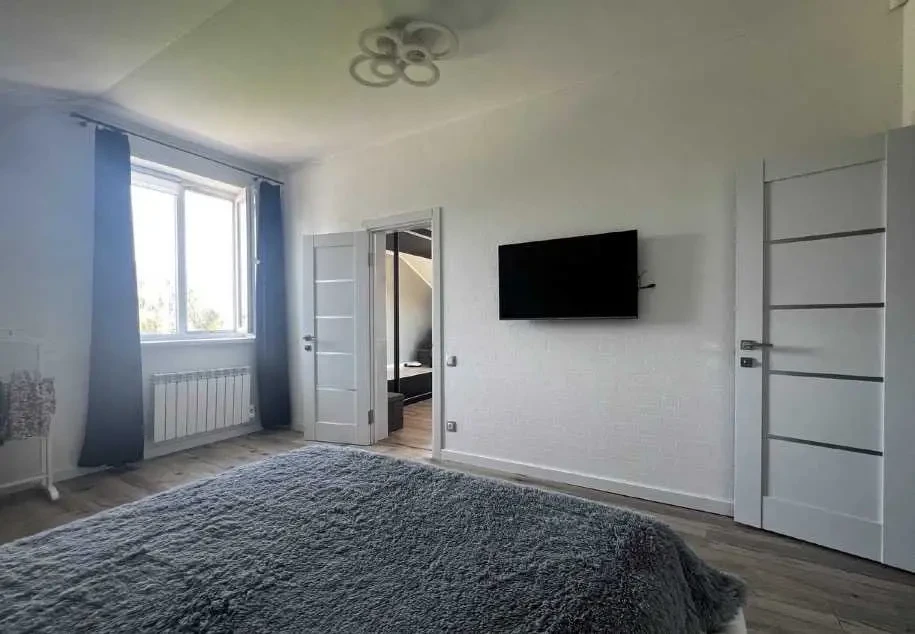 5-к будинок Бучанський, Горенка, мічуріна 3