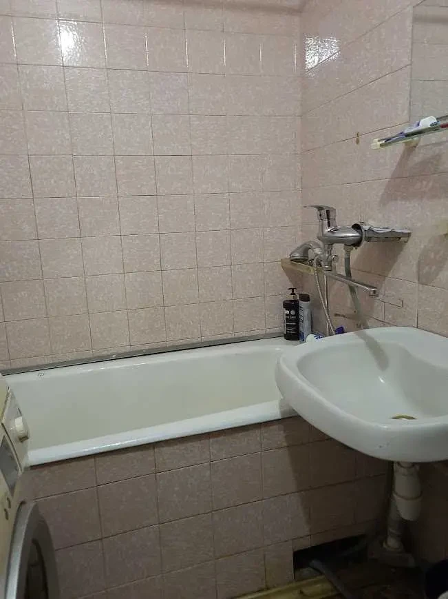 2-к квартира Броварський, Бровари, незалежності 19 8