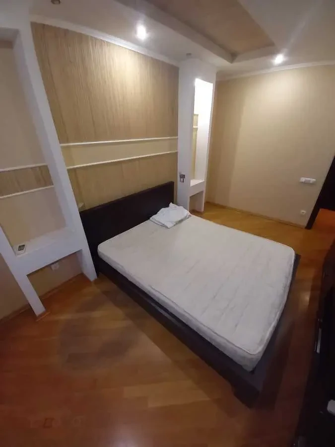 2-к квартира Київ, Дніпровський, Верховної Ради 14б 8