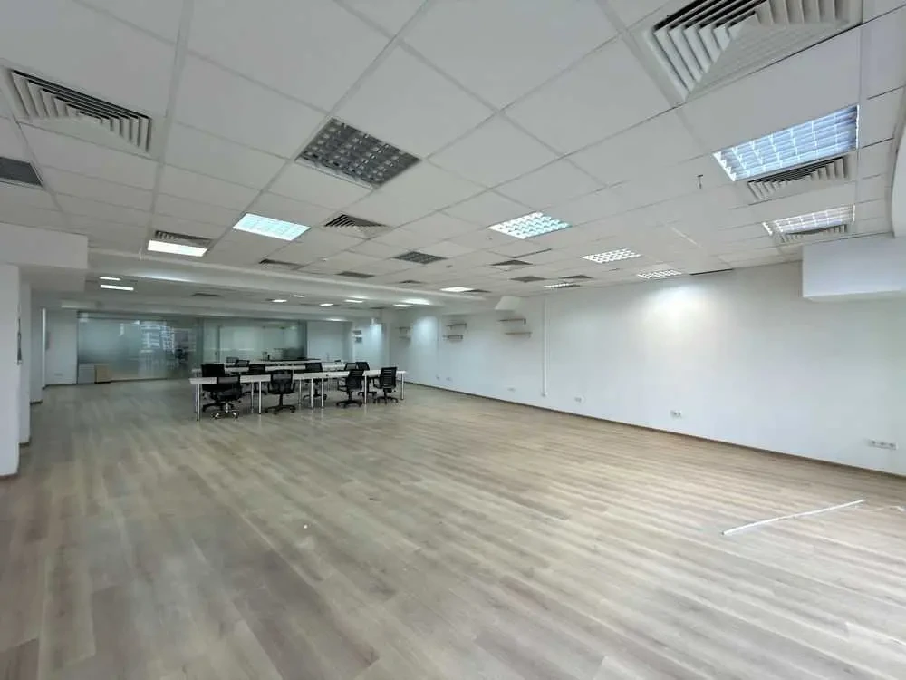 офісна будівля Київ, Печерський, Євгена Коновальця 36Д 6