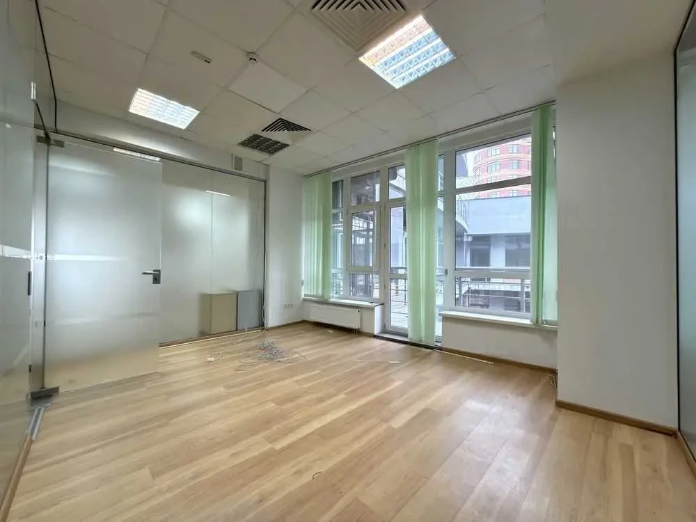 офісна будівля Київ, Печерський, Євгена Коновальця 36Д 7