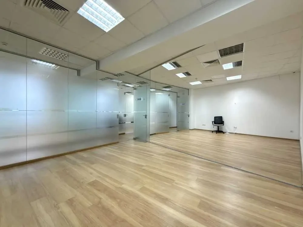 офісна будівля Київ, Печерський, Євгена Коновальця 36Д 8