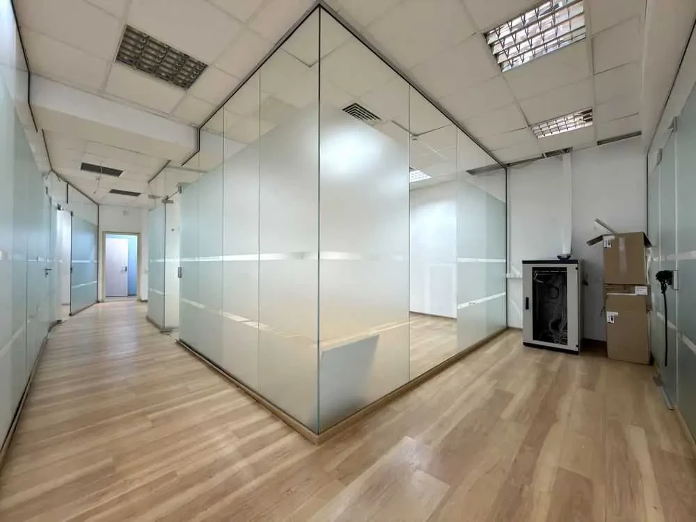 офісна будівля Київ, Печерський, Євгена Коновальця 36Д 9