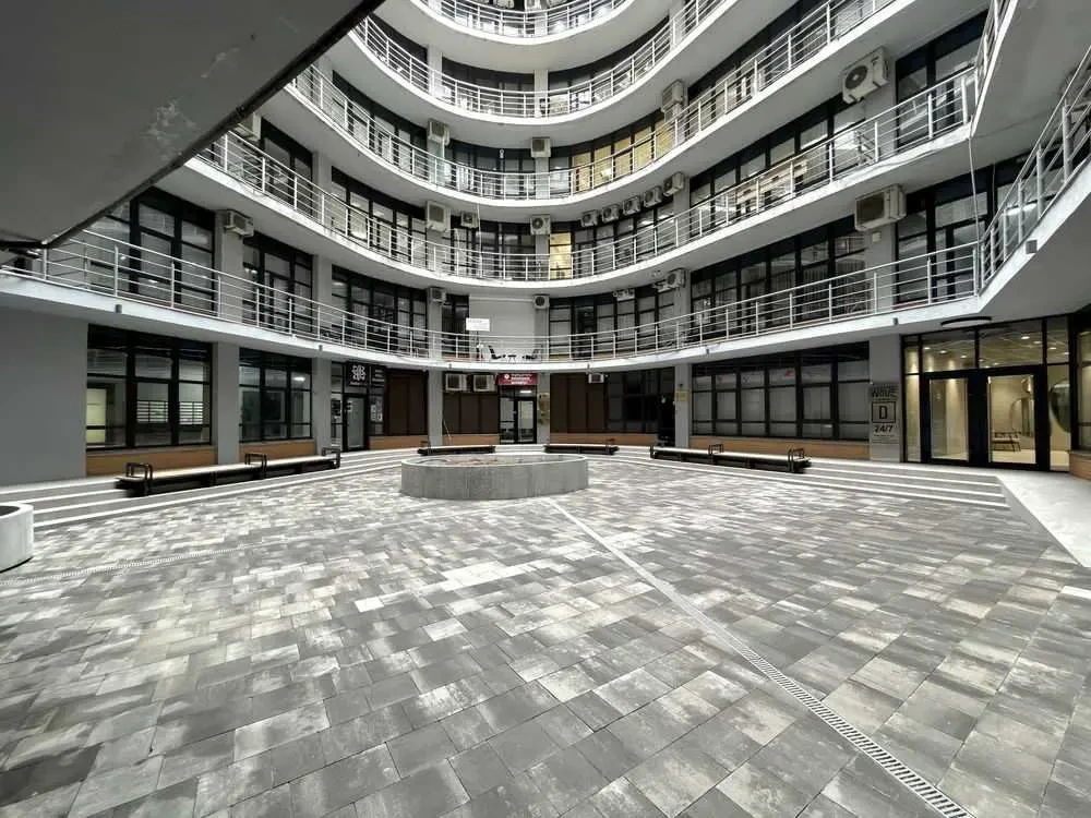 офісна будівля Київ, Печерський, Євгена Коновальця 36Д 12