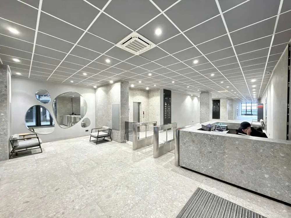 офісна будівля Київ, Печерський, Євгена Коновальця 36Д 15