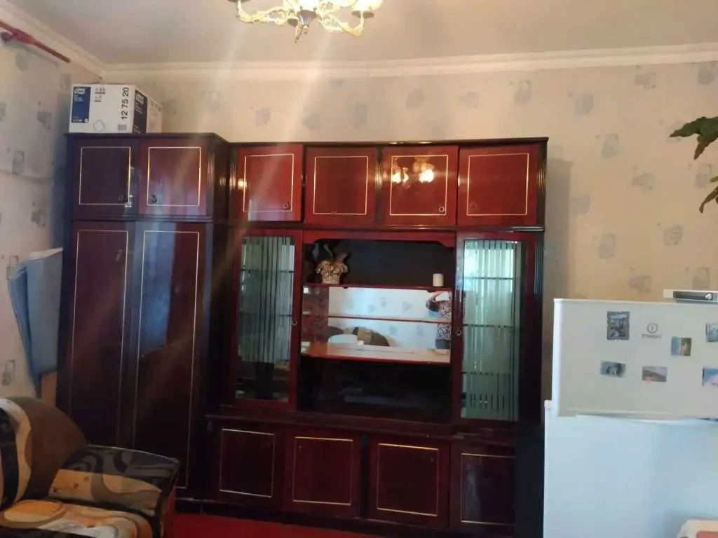 кімната Київ, Печерський, Менделєєва 45 4