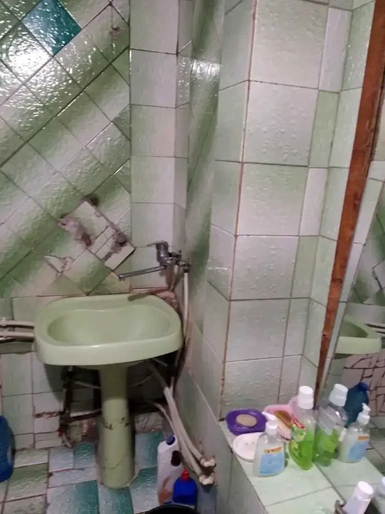 кімната Київ, Печерський, Менделєєва 45 5