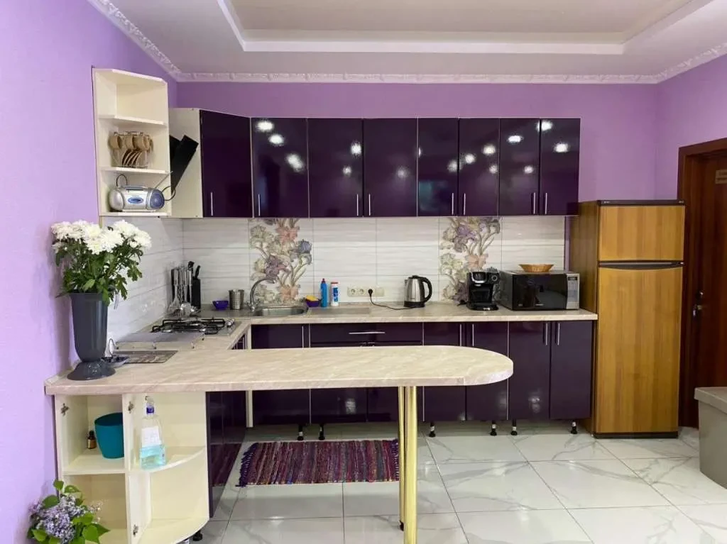 8-к будинок Київ, Деснянський, Карла Маркса 8