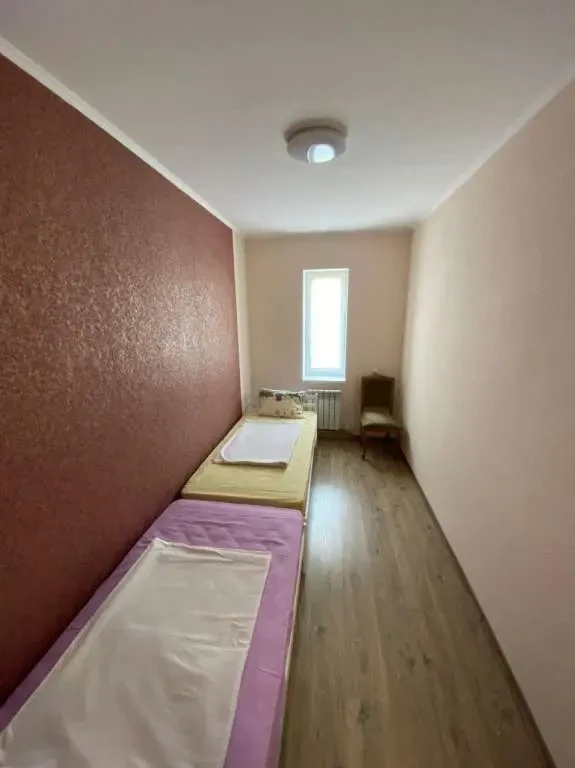 8-к будинок Київ, Деснянський, Карла Маркса 15