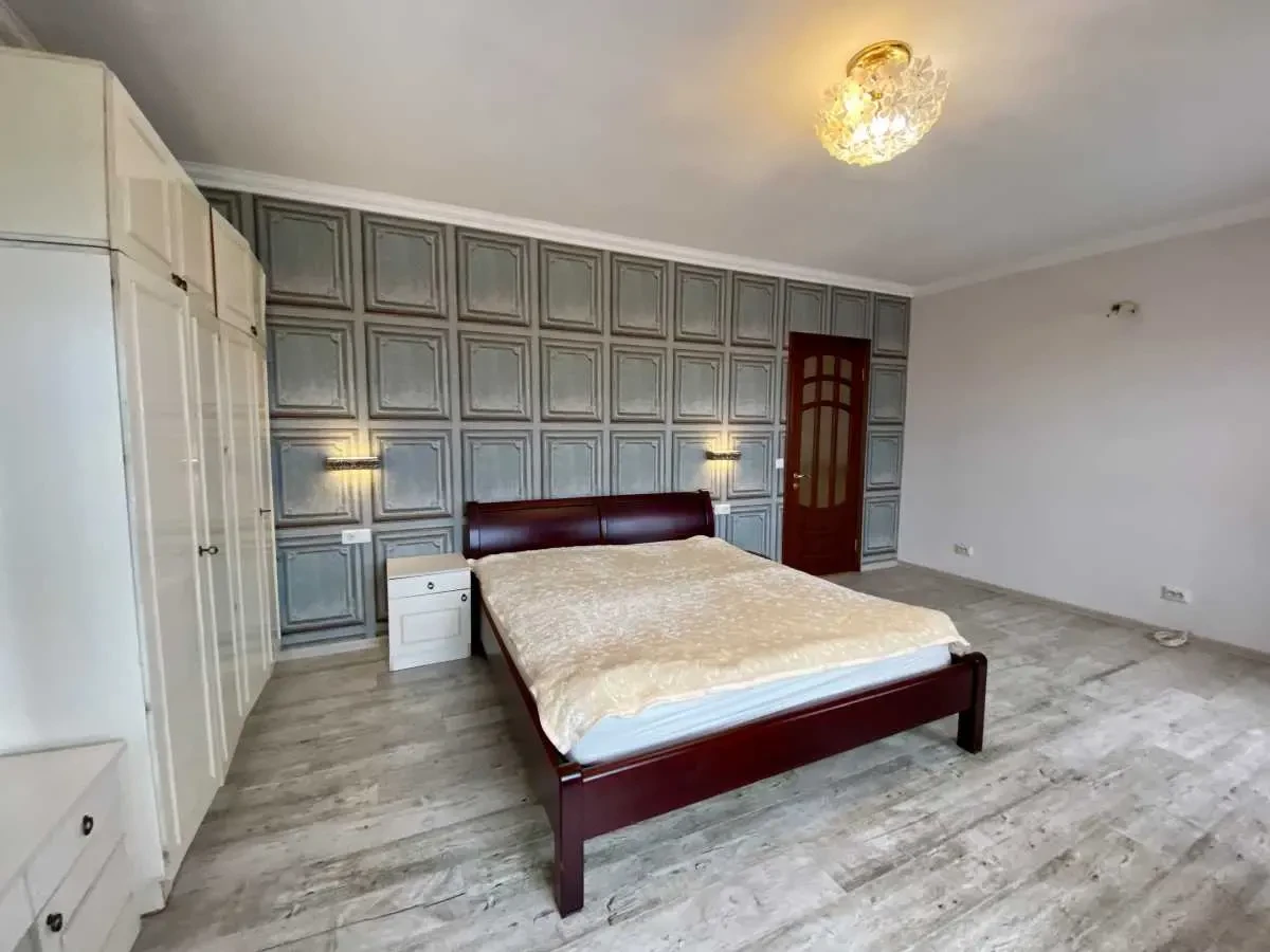 6-к будинок Бориспільський, Бориспіль, Братуся 10