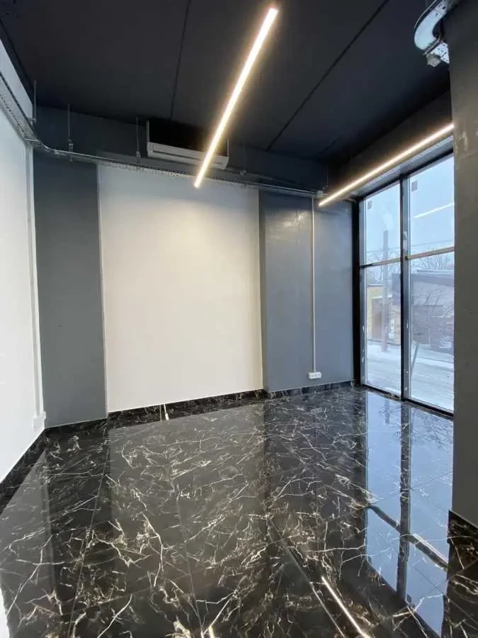 об’єкт сфери послуг Бориспільський, Бориспіль, Київський шлях 102 12