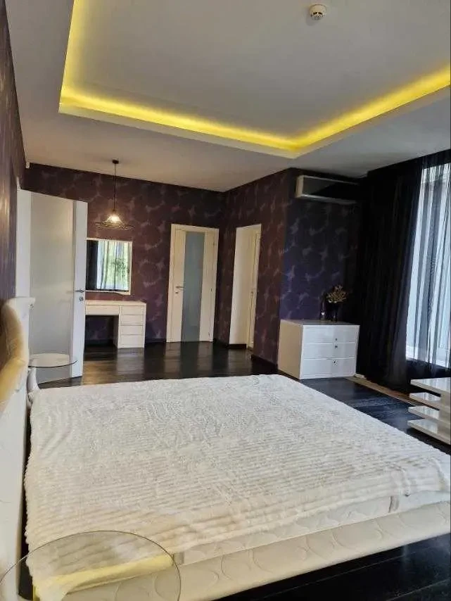 4-к будинок Київ, Святошинський, Берковецька 9