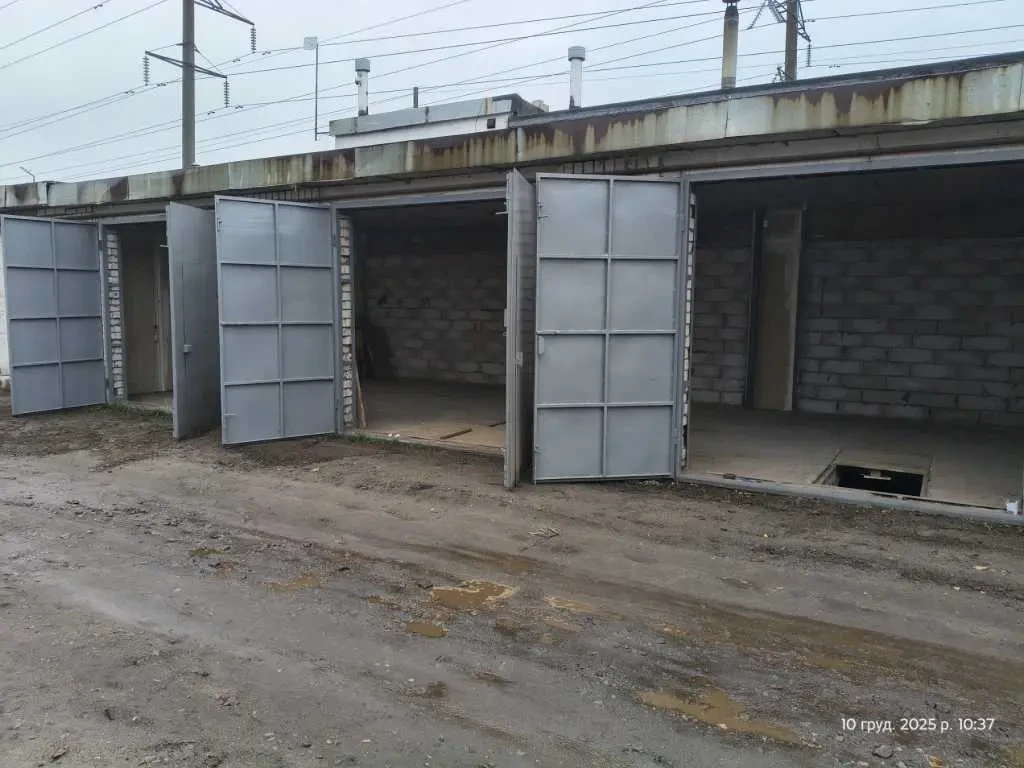 окремий гараж Київ, Деснянський, Пухівська 2 18