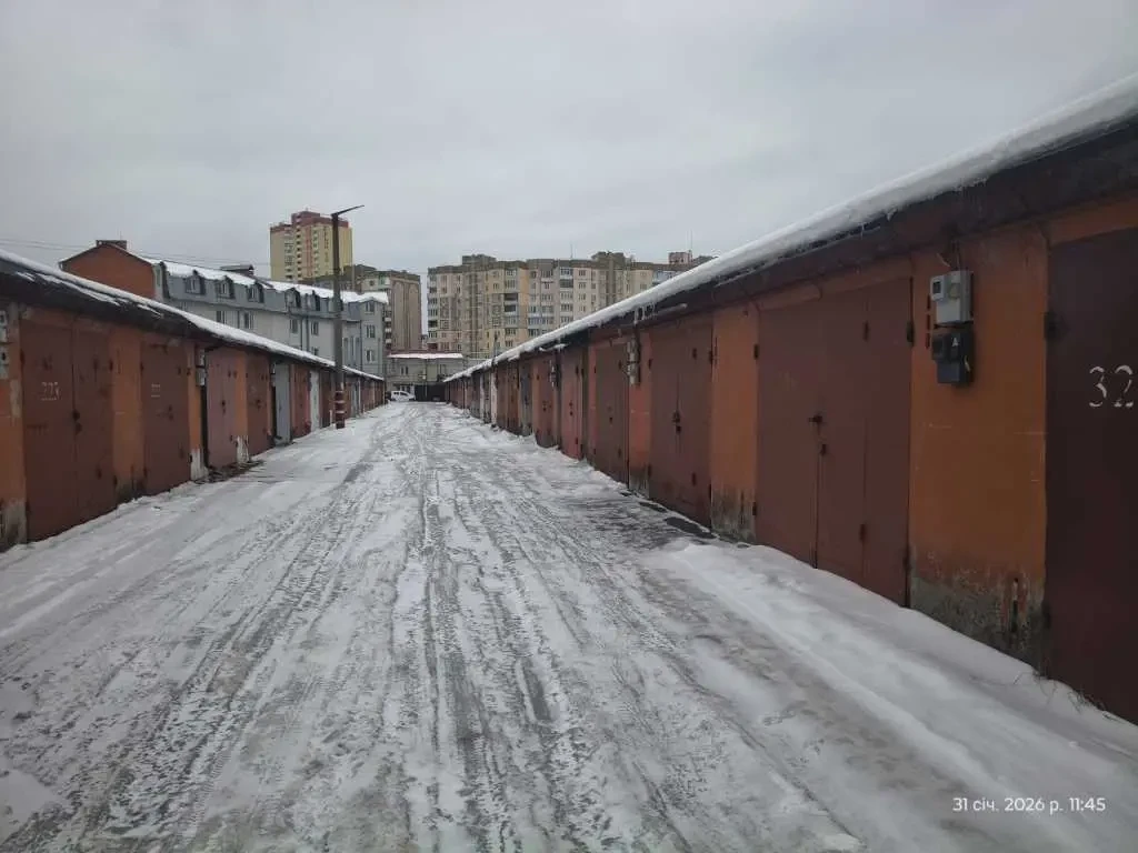 окремий гараж Київ, Деснянський, Радунська 3 2