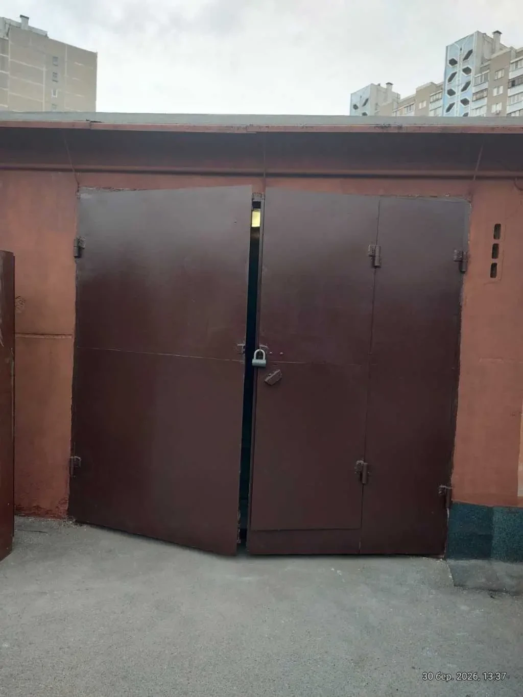 окремий гараж Київ, Деснянський, Радунська 3 19