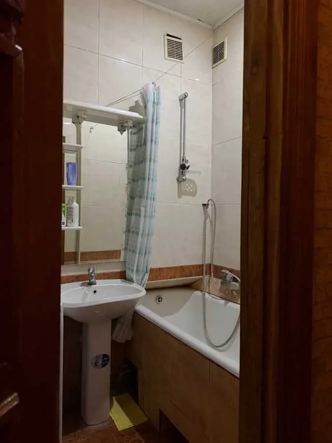 кімната Київ, Солом`янський, Максима Кривоноса 10 10