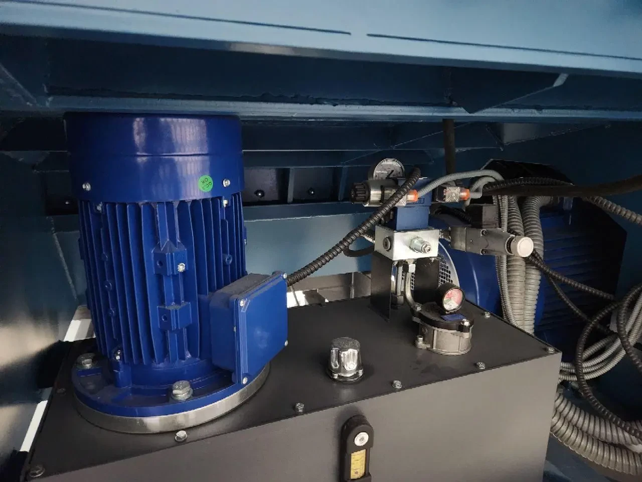 Промышленный шредер Экополимер Shark ES 10.2 9