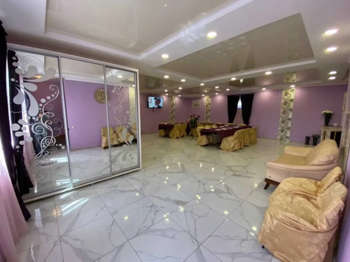 8-к будинок Київ, Деснянський, Карла Маркса 1 2