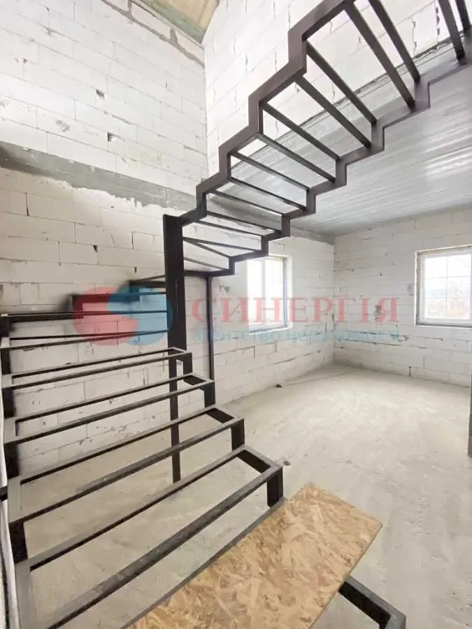 6-к будинок Обухівський, Хотів, Затишна 8