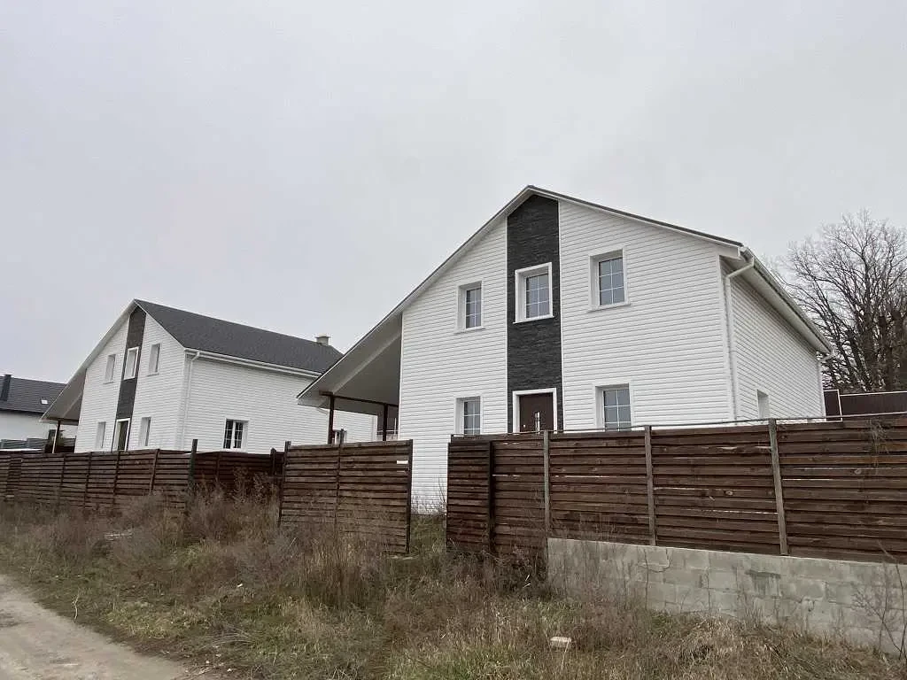 6-к будинок Обухівський, Хотів, Затишна