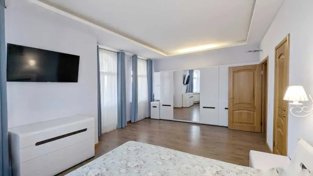 5-к будинок Бучанський, Любимівка, Лісна 12