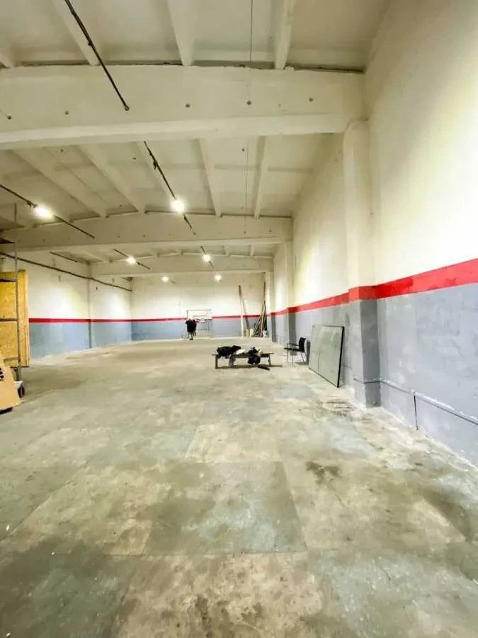 склади Київ, Солом`янський, Ушинського 4