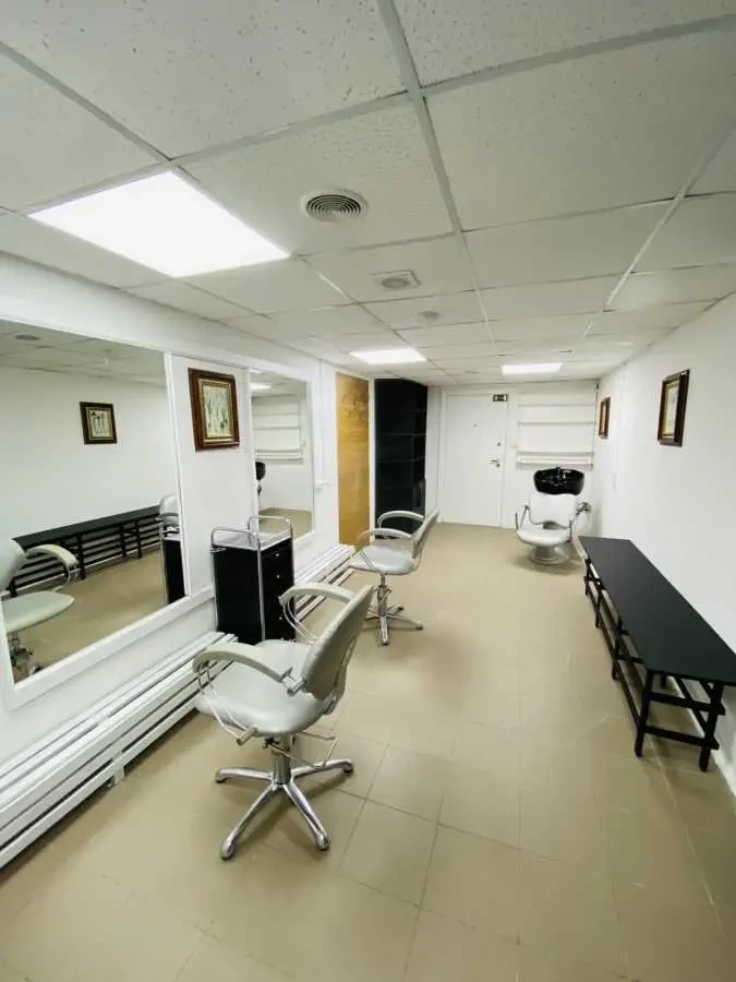 об’єкт сфери послуг Київ, Дніпровський, Раїси Окіпної 4а 11