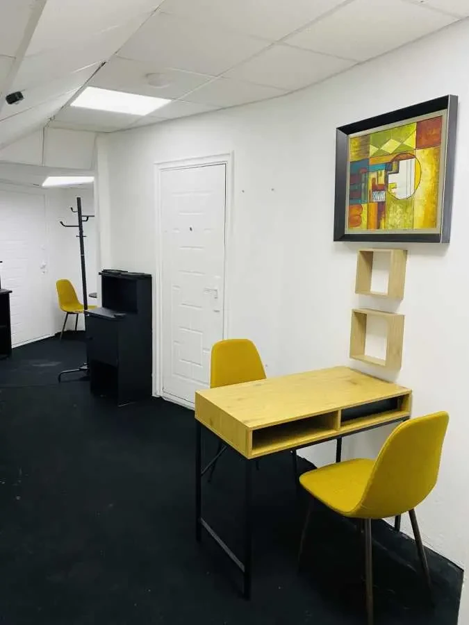 об’єкт сфери послуг Київ, Дніпровський, Раїси Окіпної 4а 12