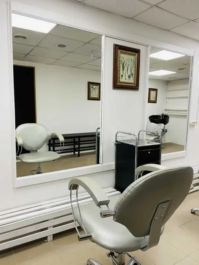 об’єкт сфери послуг Київ, Дніпровський, Раїси Окіпної 4а 6