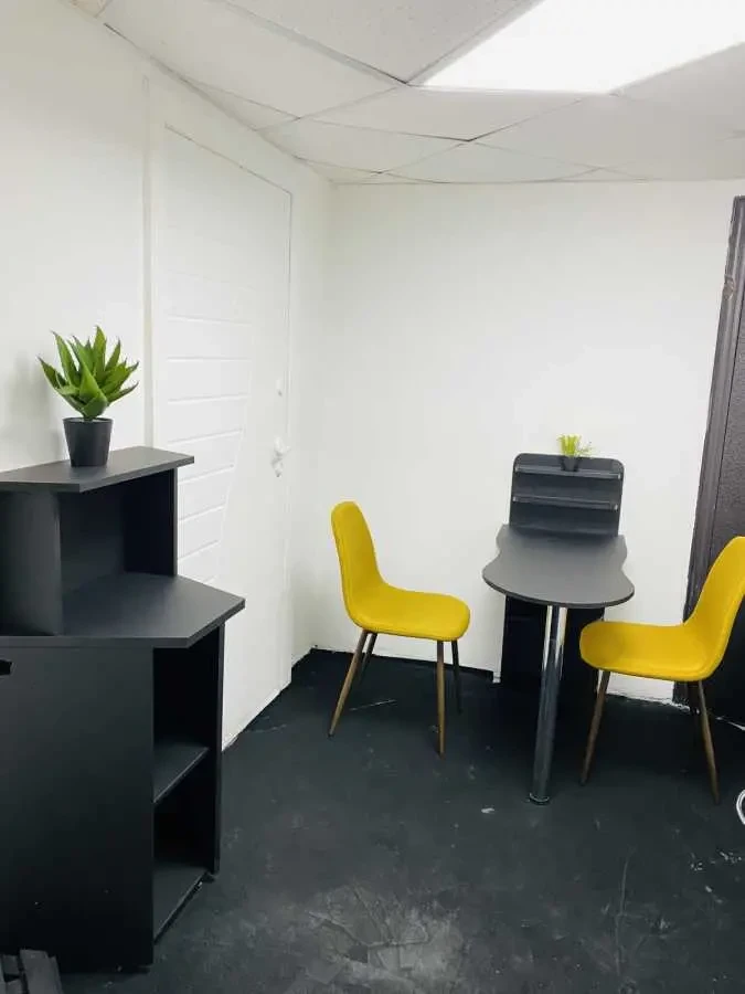 об’єкт сфери послуг Київ, Дніпровський, Раїси Окіпної 4а 13