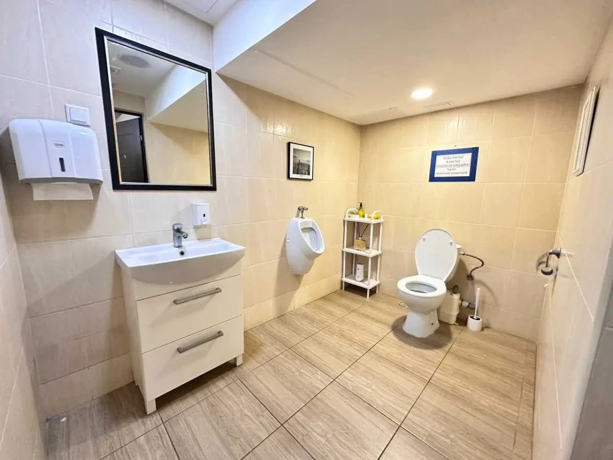 об’єкт сфери послуг Київ, Дніпровський, Раїси Окіпної 8 4