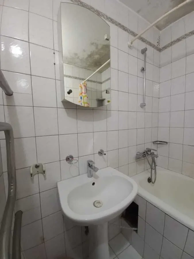 кімната Київ, Дарницький, Анни Ахматової 19 3