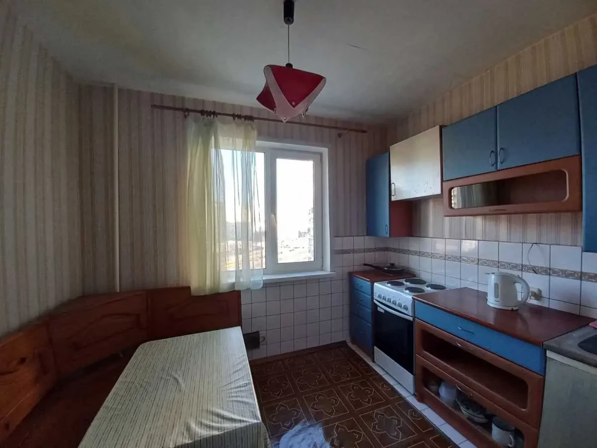 кімната Київ, Дарницький, Анни Ахматової 19 5