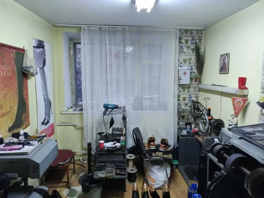 торгові площі Київ, Шевченківський, Золотоустівська 51 18