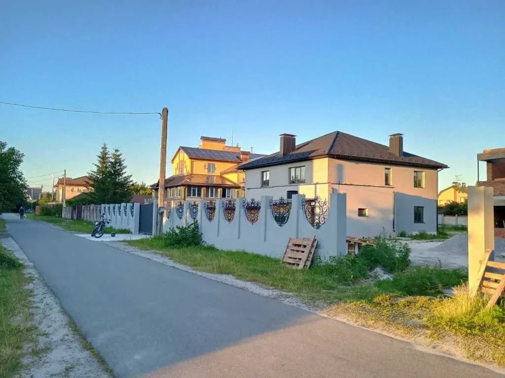 5-к котедж Броварський, Погреби, Ратушного 6