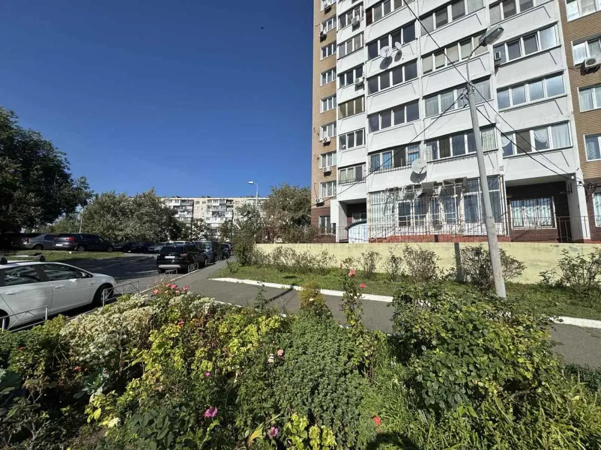 торгові площі Київ, Дарницький, Харківське 56 12