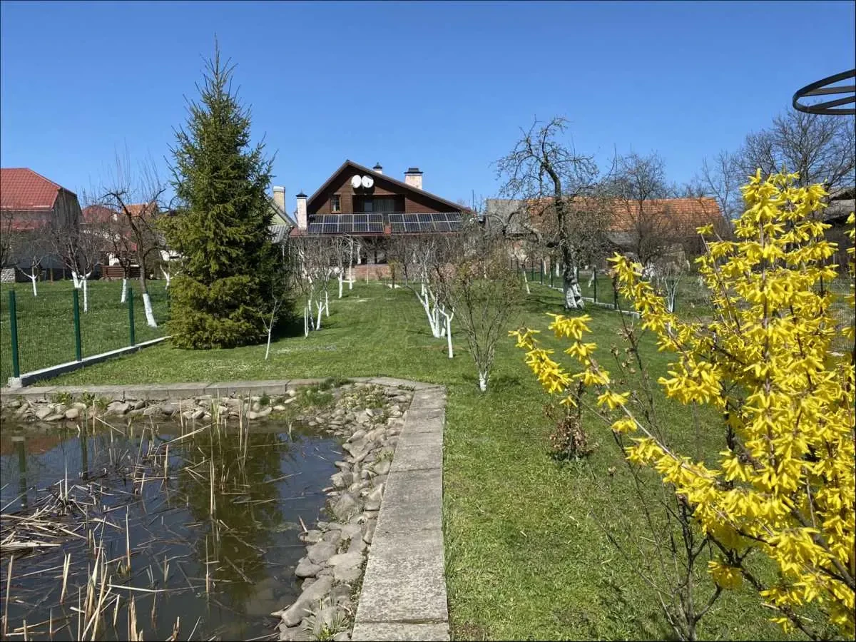 10-к будинок Хустський, Хуст, Центральна 3