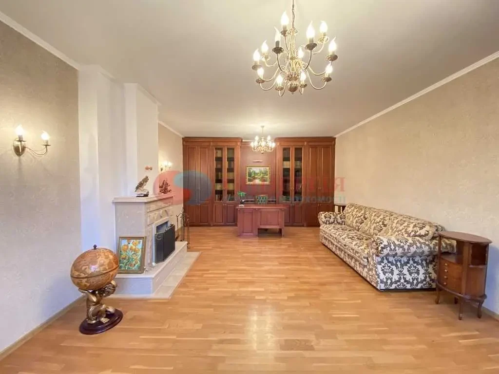 6-к будинок Бучанський, Михайлівка-Рубежівка, вул. Ганни Михайлової 4