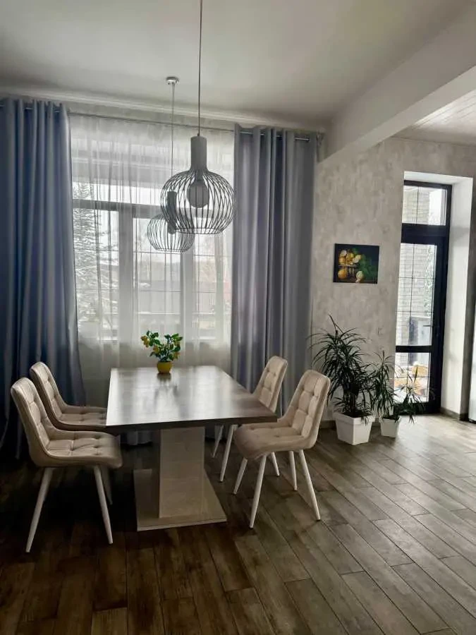 4-к будинок Обухівський, Круглик, Озерна 9